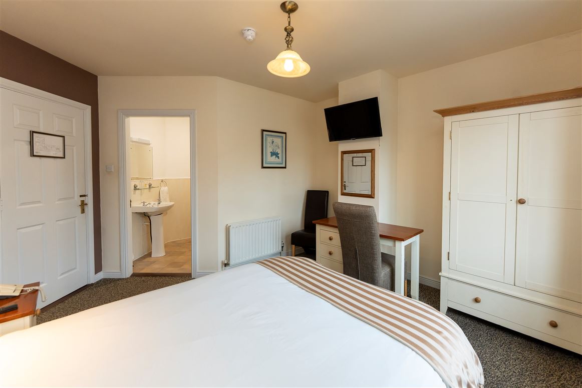 The Hunters Lodge , Newmarket on Fergus, Clare The Hunters Lodge , Newmarket on Fergus, Clare