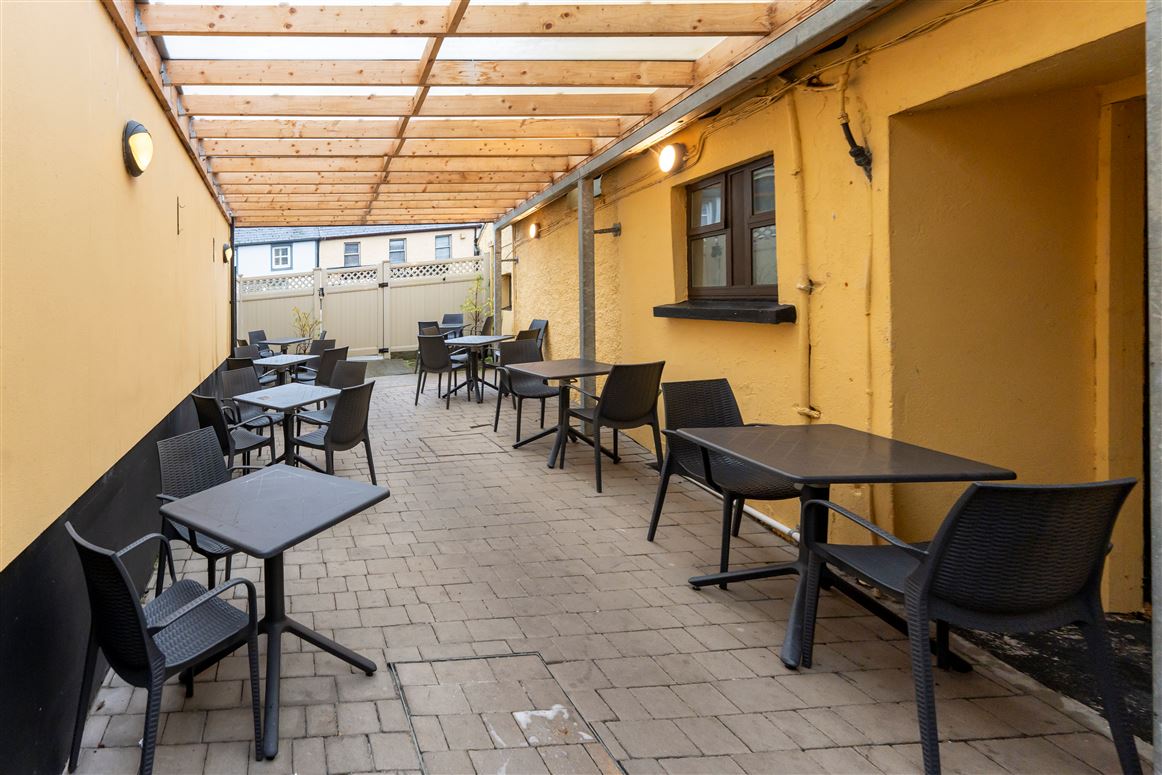 The Hunters Lodge , Newmarket on Fergus, Clare The Hunters Lodge , Newmarket on Fergus, Clare