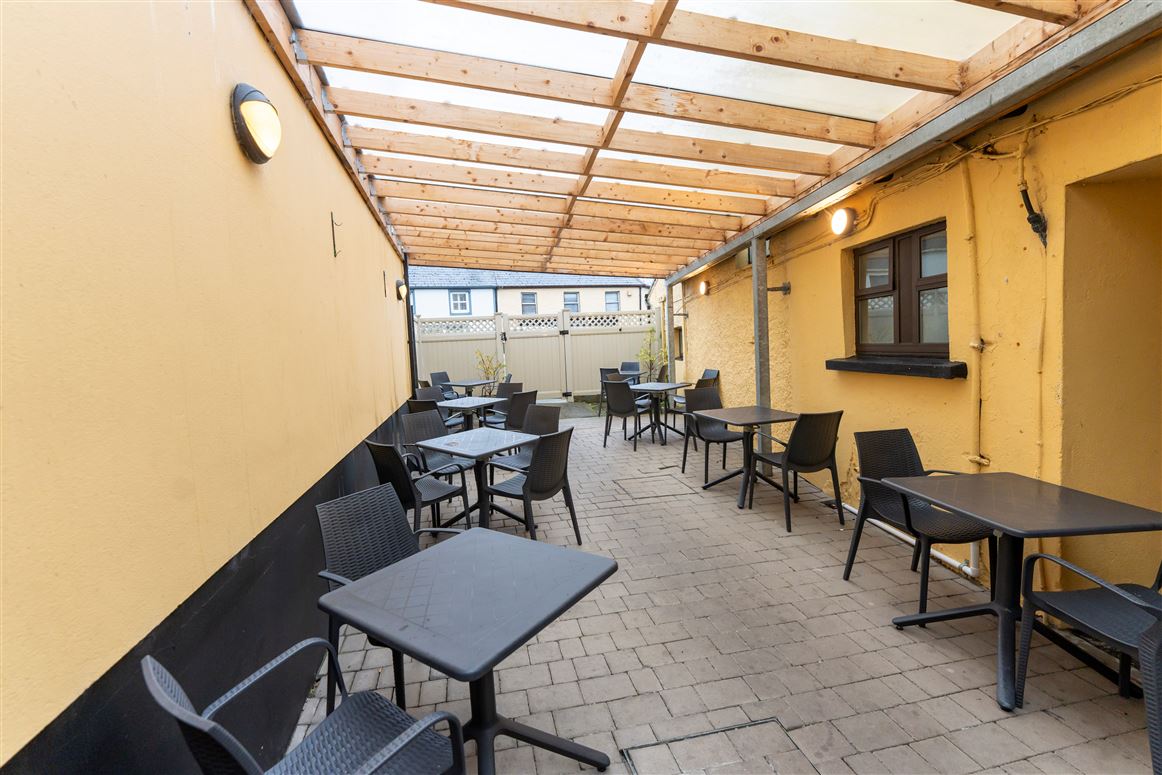 The Hunters Lodge , Newmarket on Fergus, Clare The Hunters Lodge , Newmarket on Fergus, Clare