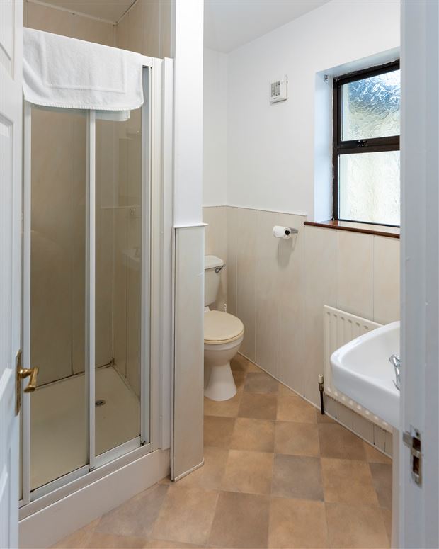 The Hunters Lodge , Newmarket on Fergus, Clare The Hunters Lodge , Newmarket on Fergus, Clare