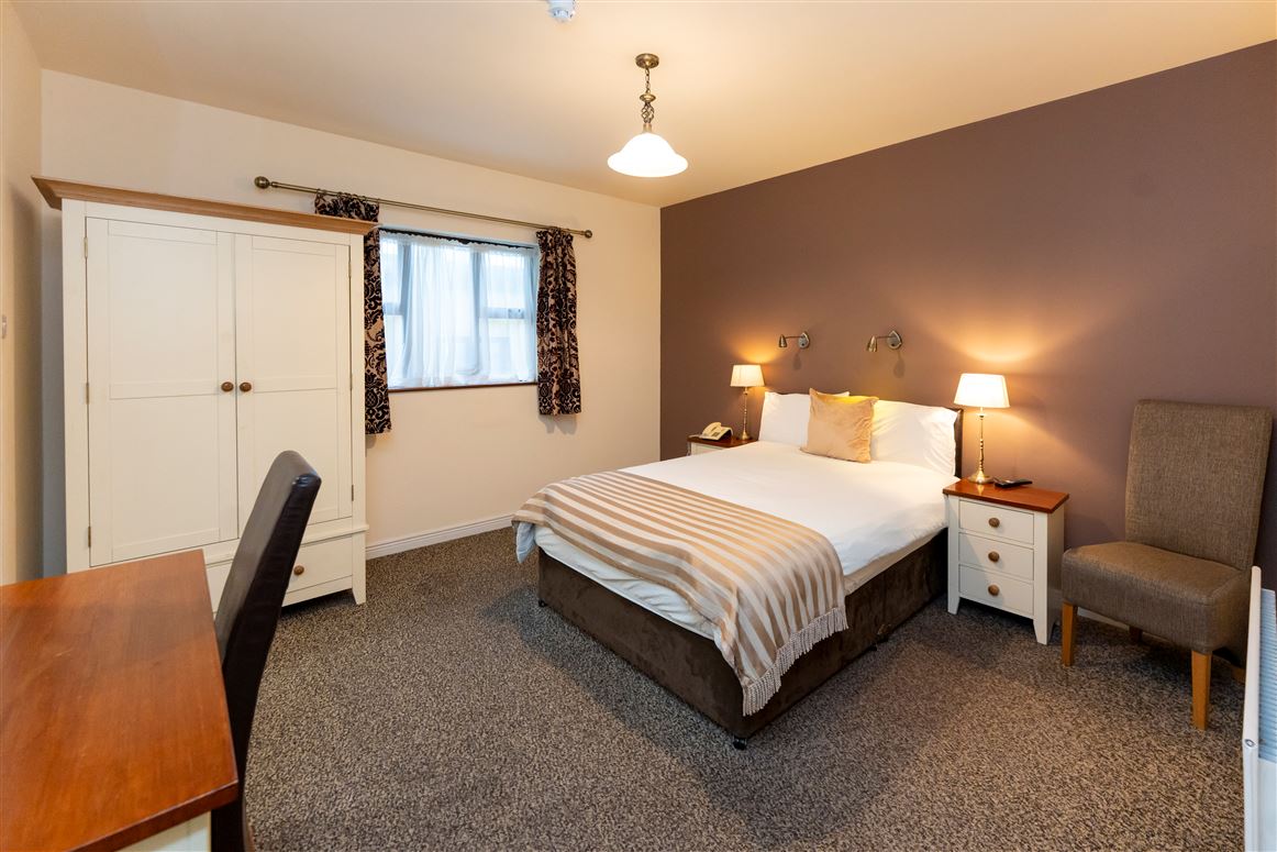 The Hunters Lodge , Newmarket on Fergus, Clare The Hunters Lodge , Newmarket on Fergus, Clare