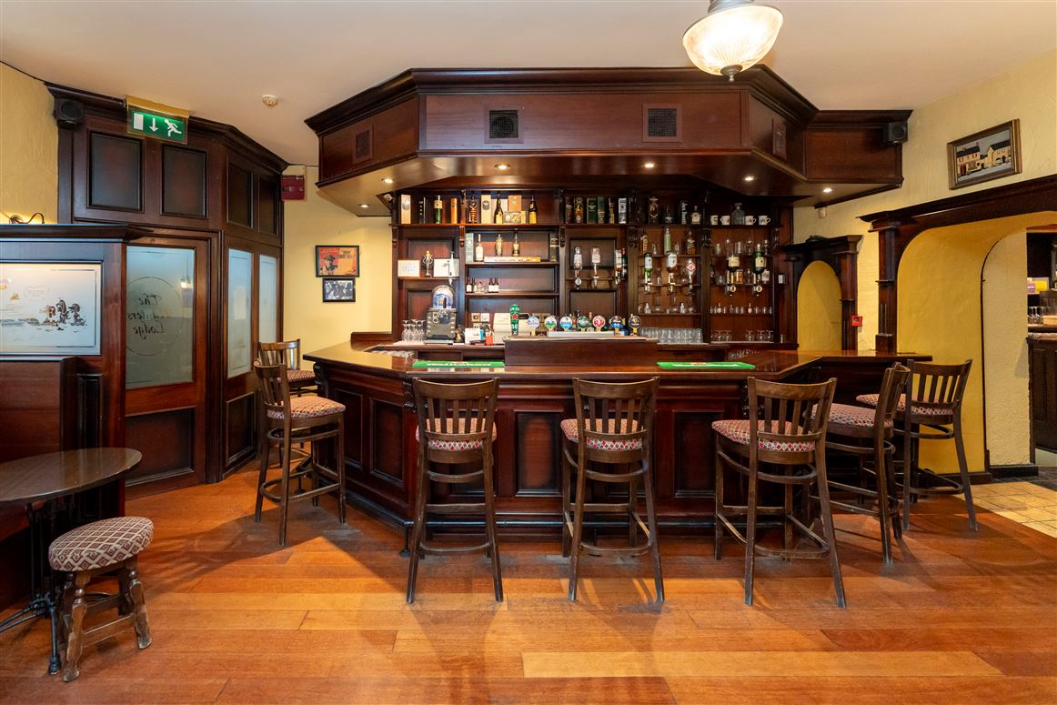 The Hunters Lodge , Newmarket on Fergus, Clare The Hunters Lodge , Newmarket on Fergus, Clare