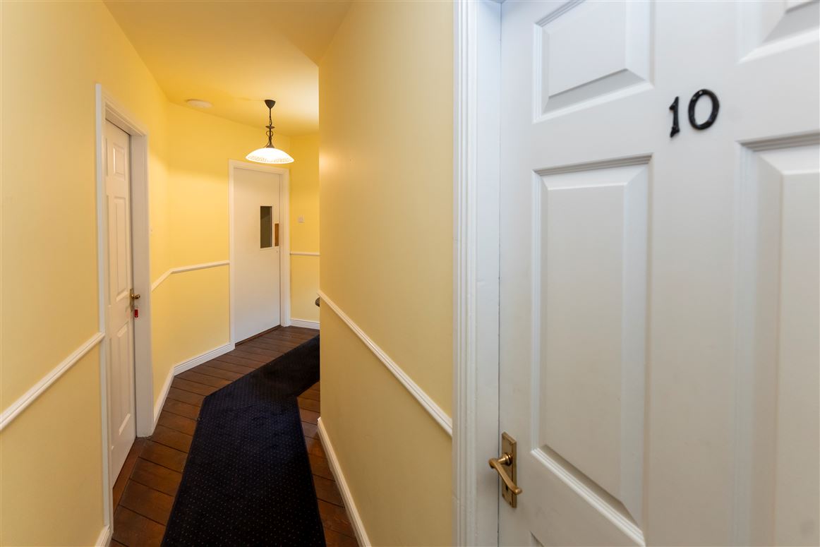 The Hunters Lodge , Newmarket on Fergus, Clare The Hunters Lodge , Newmarket on Fergus, Clare