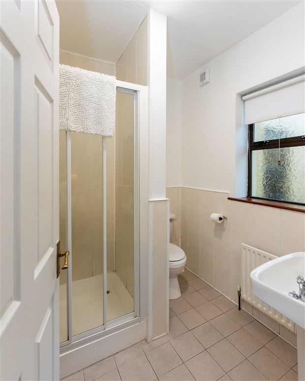 The Hunters Lodge , Newmarket on Fergus, Clare The Hunters Lodge , Newmarket on Fergus, Clare