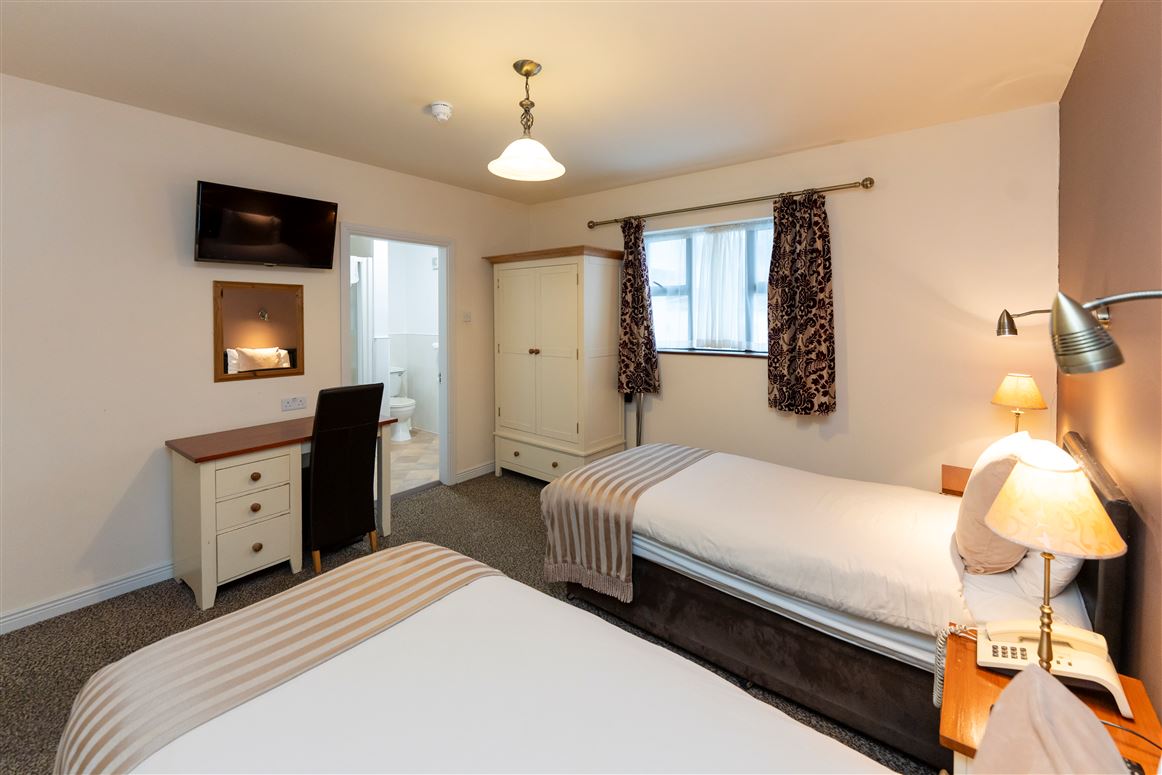 The Hunters Lodge , Newmarket on Fergus, Clare The Hunters Lodge , Newmarket on Fergus, Clare