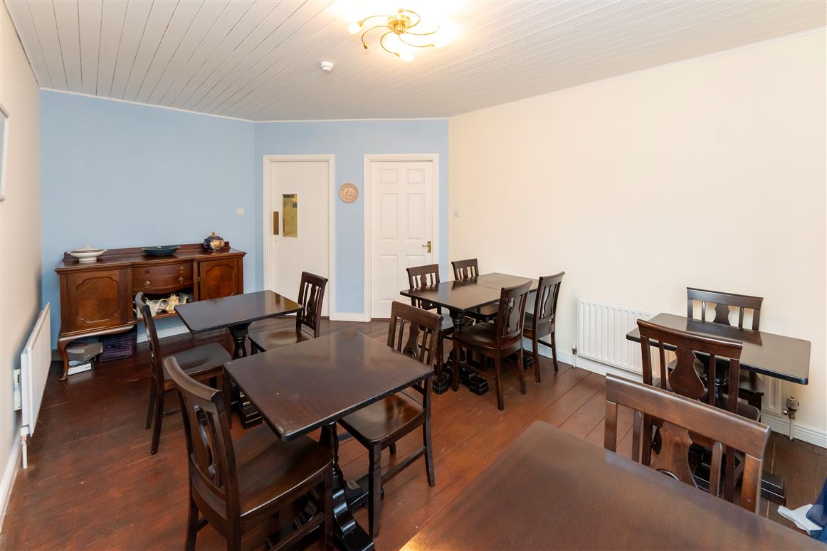 The Hunters Lodge , Newmarket on Fergus, Clare The Hunters Lodge , Newmarket on Fergus, Clare