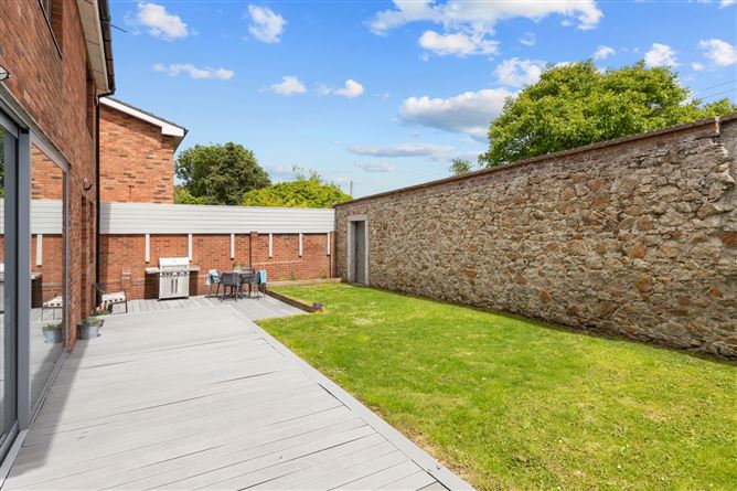 https://photos-a.propertyimages.ie/media/3/3/1/5008133/5ccaba8b-f85c-4f13-a264-7fb19bd699a6_l.jpg