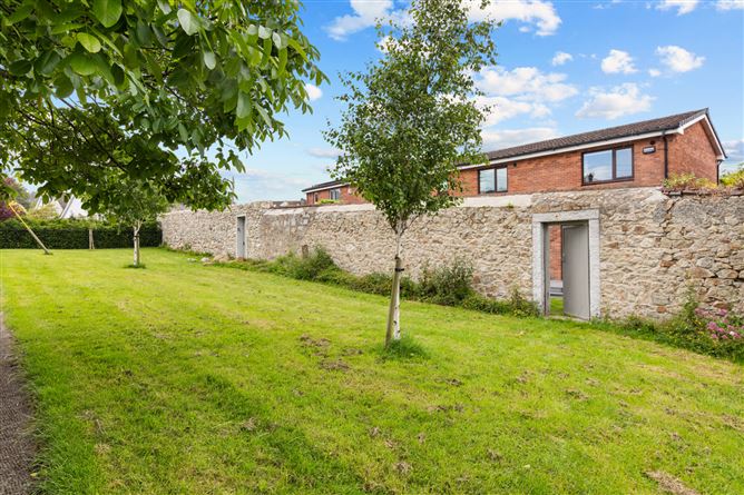 https://photos-a.propertyimages.ie/media/3/3/1/5008133/5ccaba8b-f85c-4f13-a264-7fb19bd699a6_l.jpg