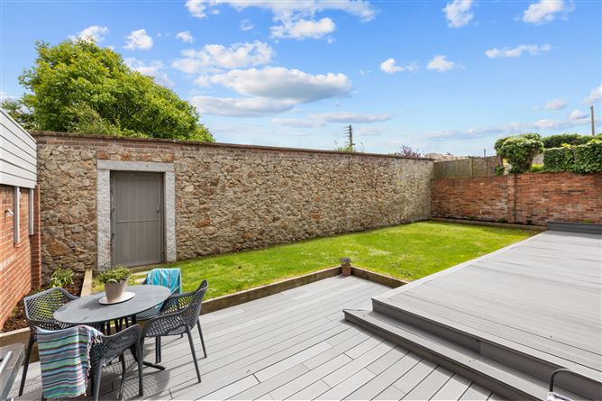 https://photos-a.propertyimages.ie/media/3/3/1/5008133/5ccaba8b-f85c-4f13-a264-7fb19bd699a6_l.jpg