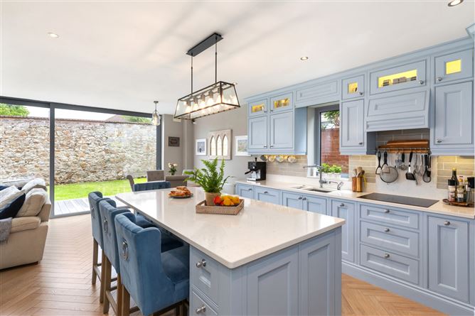 https://photos-a.propertyimages.ie/media/3/3/1/5008133/5ccaba8b-f85c-4f13-a264-7fb19bd699a6_l.jpg