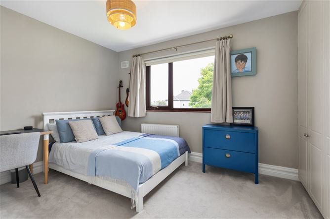 https://photos-a.propertyimages.ie/media/3/3/1/5008133/5ccaba8b-f85c-4f13-a264-7fb19bd699a6_l.jpg