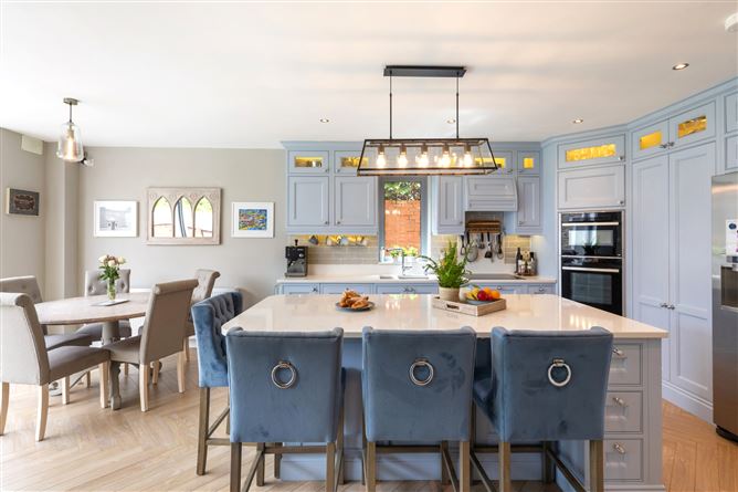 https://photos-a.propertyimages.ie/media/3/3/1/5008133/5ccaba8b-f85c-4f13-a264-7fb19bd699a6_l.jpg