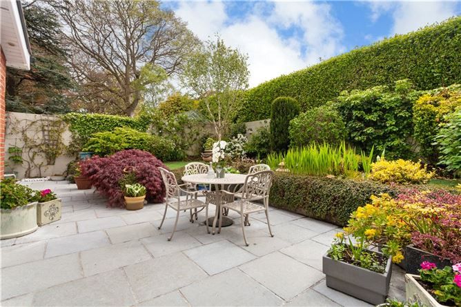 2 St Andrews Grove, Malahide, Co. Dublin