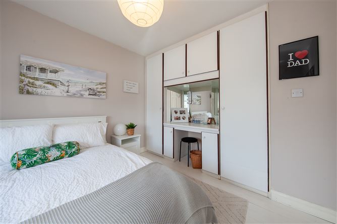 38 Oak Green, Royal Oak, Santry, Dublin 9
