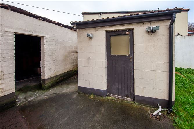 38 Oak Green, Royal Oak, Santry, Dublin 9