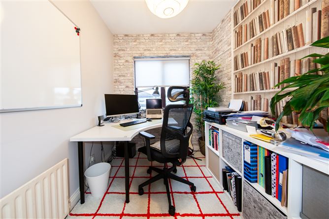 38 Oak Green, Royal Oak, Santry, Dublin 9