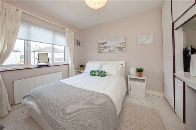 38 Oak Green, Royal Oak, Santry, Dublin 9
