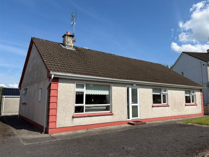 10 St Thomas Crescent, Knock, Mayo