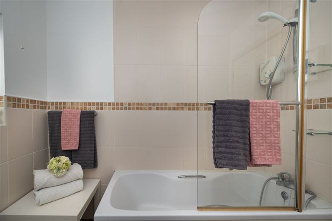 28 Chapel Field, Cathedral Road, Gurranabraher, Cork