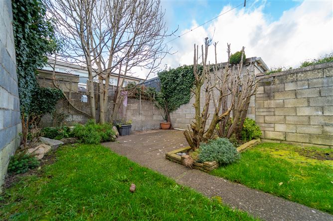 27 Alderwood Lawns, Springfield, Tallaght,   Dublin 24