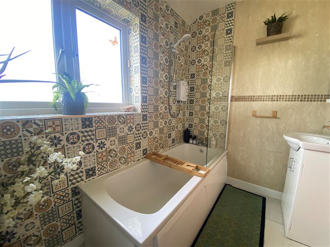 25 Glenavon Park, Ballybrack, County Dublin