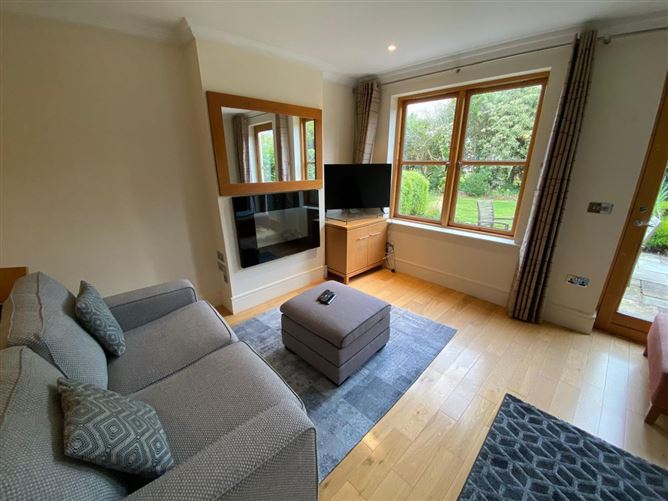 35 Courtyard Lodges, Fota Island Resort, Fota, Cork