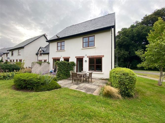 35 Courtyard Lodges, Fota Island Resort, Fota, Cork