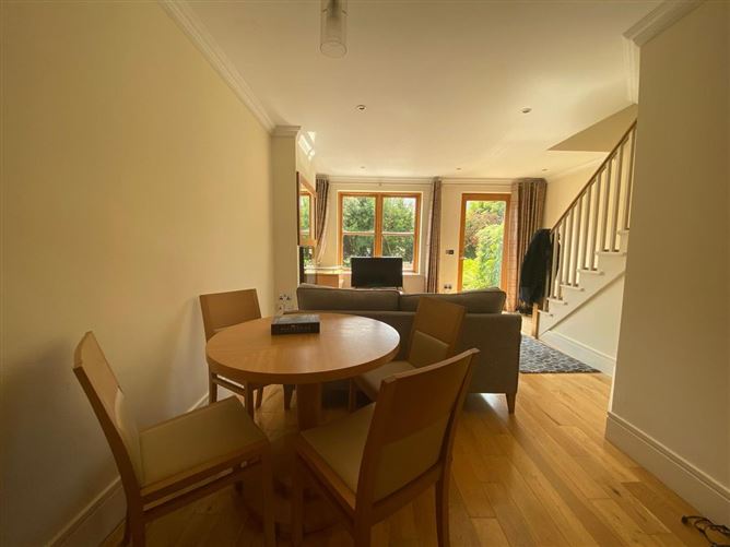 35 Courtyard Lodges, Fota Island Resort, Fota, Cork