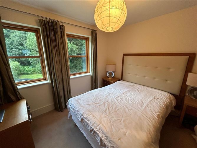 35 Courtyard Lodges, Fota Island Resort, Fota, Cork