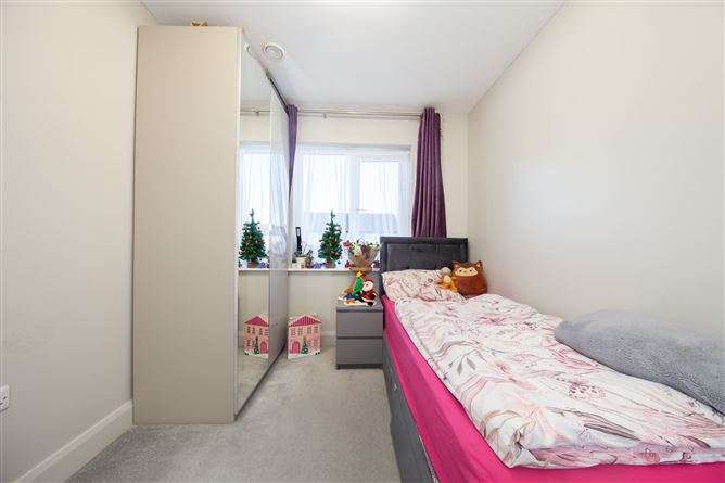 18 Hallwell Grove, Adamstown, Dublin