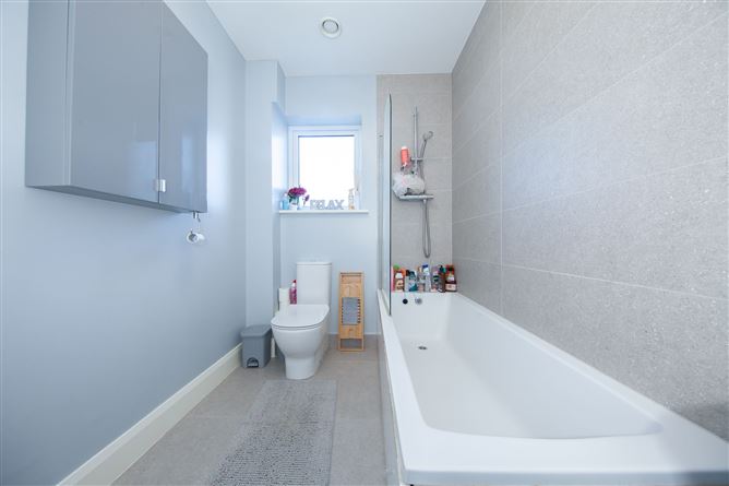 18 Hallwell Grove, Adamstown, Dublin