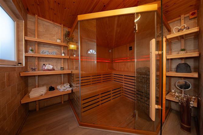 18 Hallwell Grove, Adamstown, Dublin