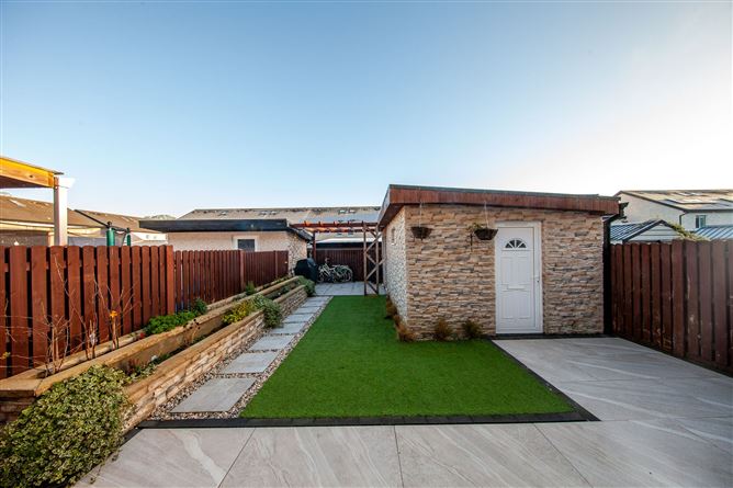 18 Hallwell Grove, Adamstown, Dublin