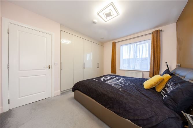 18 Hallwell Grove, Adamstown, Dublin