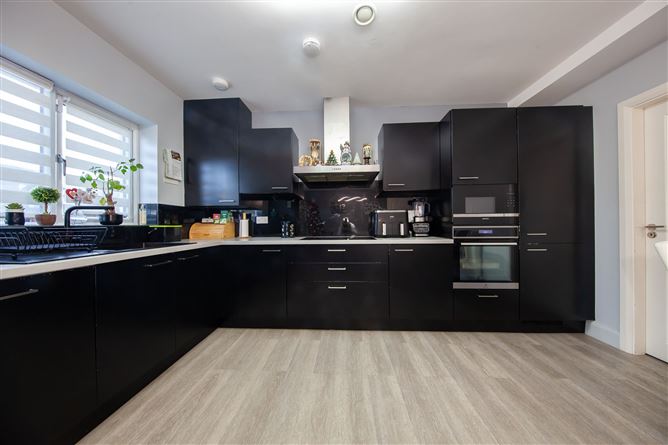 18 Hallwell Grove, Adamstown, Dublin