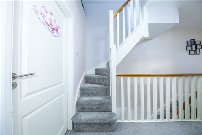 18 Hallwell Grove, Adamstown, Dublin