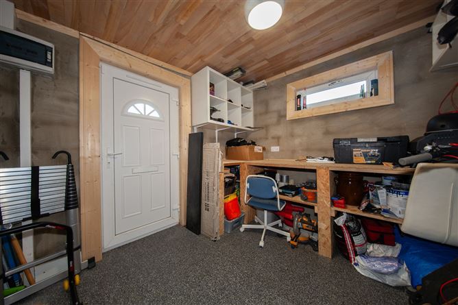 18 Hallwell Grove, Adamstown, Dublin