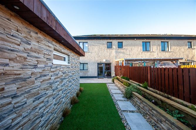 18 Hallwell Grove, Adamstown, Dublin