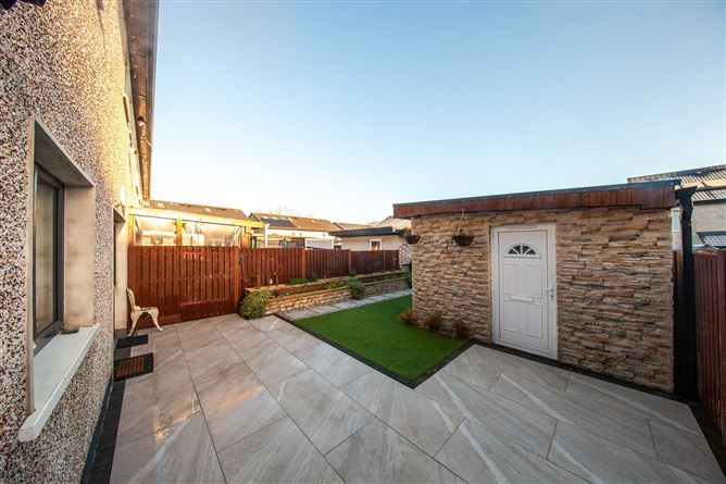 18 Hallwell Grove, Adamstown, Dublin