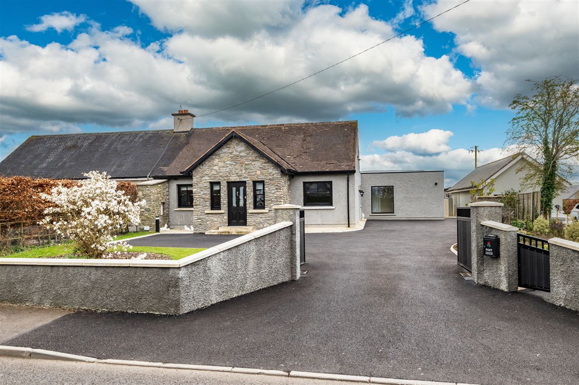 Sonas, Stephenstown South, Naas, Two Mile House, Co. Kildare