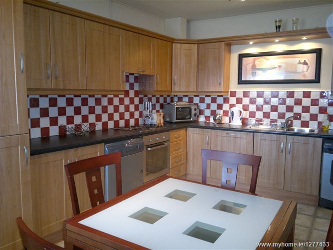 Sarsfield St, Clonmel, Co. Tipperary