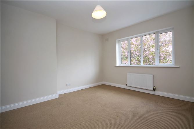 13 Ellensborough Drive, Kiltipper Road, Tallaght, D24