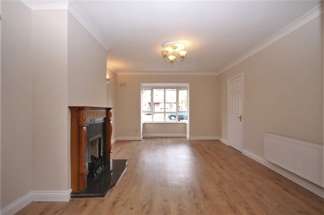 13 Ellensborough Drive, Kiltipper Road, Tallaght, D24