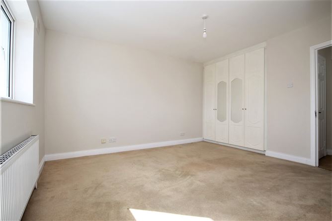 13 Ellensborough Drive, Kiltipper Road, Tallaght, D24