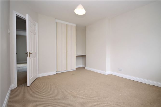 13 Ellensborough Drive, Kiltipper Road, Tallaght, D24