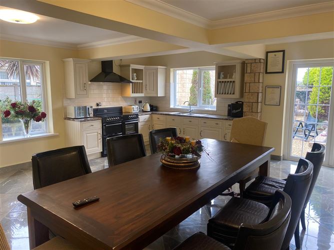 10 Foxbury, Golf Links Road, Bettystown, Meath