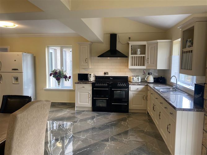 10 Foxbury, Golf Links Road, Bettystown, Meath