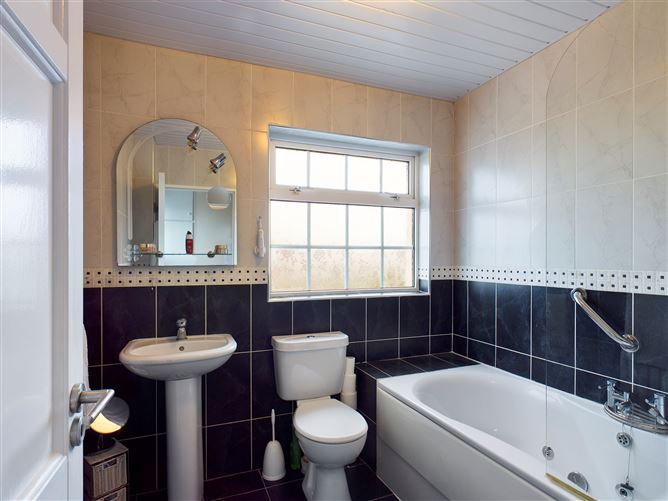 44 Cruachan Park, Rahoon, Galway