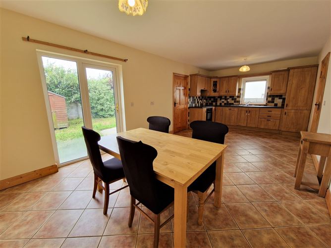 39 Lavey Manor, Charlestown, Co. Mayo