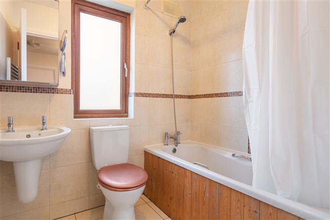 42 Castle Court, Killiney, County Dublin